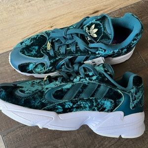 Adidas crush velvet sneakers